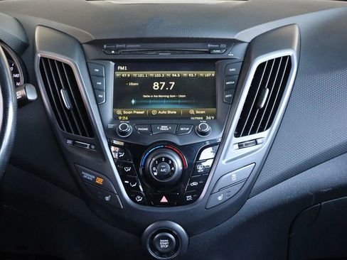 Used 2016 Hyundai Veloster Turbo image 33