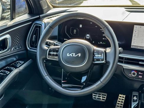 Certified 2025 Kia Sorento SX Prestige image 16