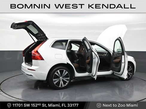 Used 2023 Volvo XC60 T8 Plus image 28