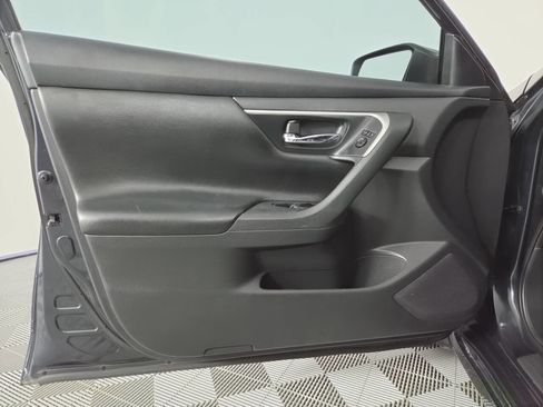 Used 2017 Nissan Altima 2.5 S w/ Power Driver Seat Package FWD image 13
