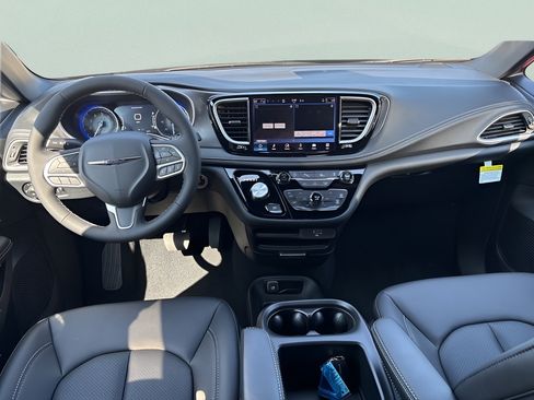 New 2026 Chrysler Pacifica Select FWD image 11