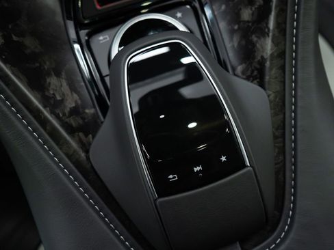 Used 2023 Aston Martin DB11 V12 image 29