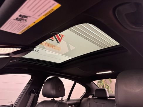 Used 2023 BMW 530i xDrive w/ Premium Package image 15