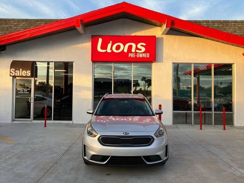Used 2019 Kia Niro LX FWD image 1