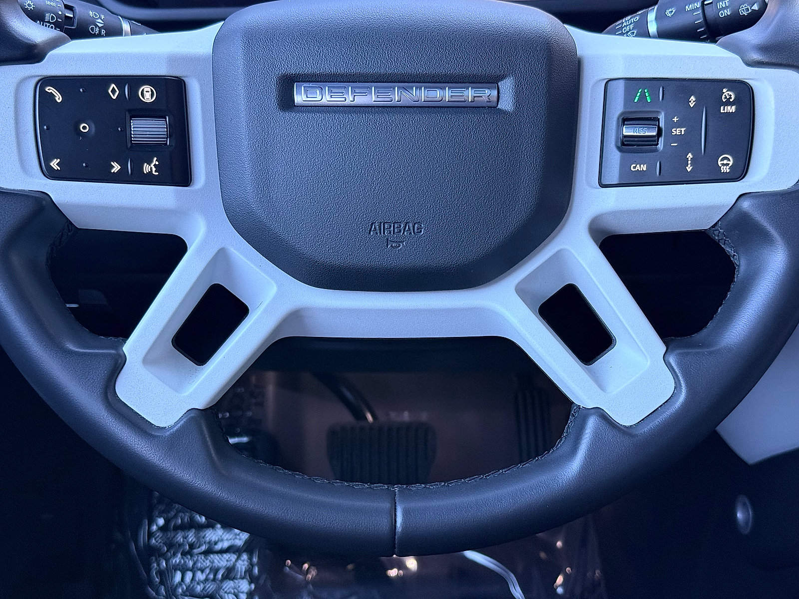 Used 2025 Land Rover Defender 110 S AWD/4WD image 17