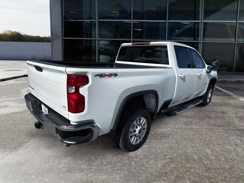 Used 2024 Chevrolet Silverado 2500 LT image 7