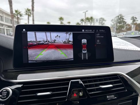 Used 2021 BMW M550i xDrive M550i xDrive w/ Executive Package image 27