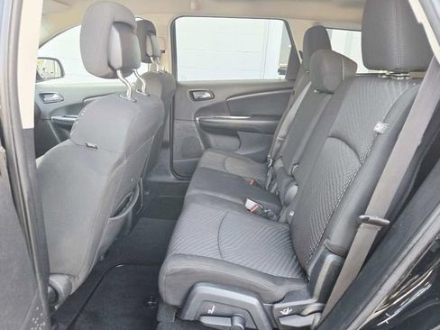 Used 2014 Dodge Journey SXT w/ Flexible Seating Group image 9