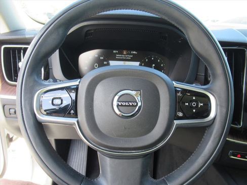 Used 2019 Volvo XC60 T5 Inscription w/ Protection Package Premier image 20