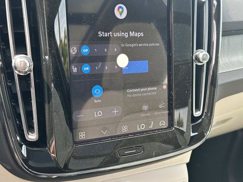 New 2026 Volvo XC40 B5 Plus w/ Climate Package image 25