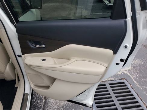 Used 2019 Nissan Murano Platinum image 33