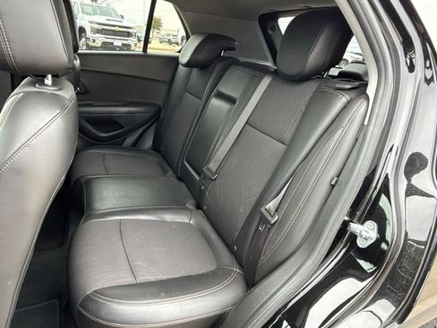 Used 2021 Chevrolet Trax LT image 26