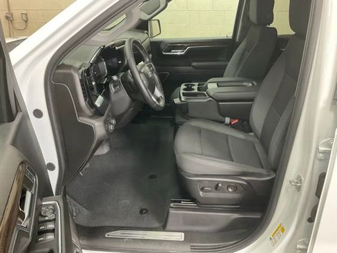 Used 2024 Chevrolet Silverado 1500 RST image 9