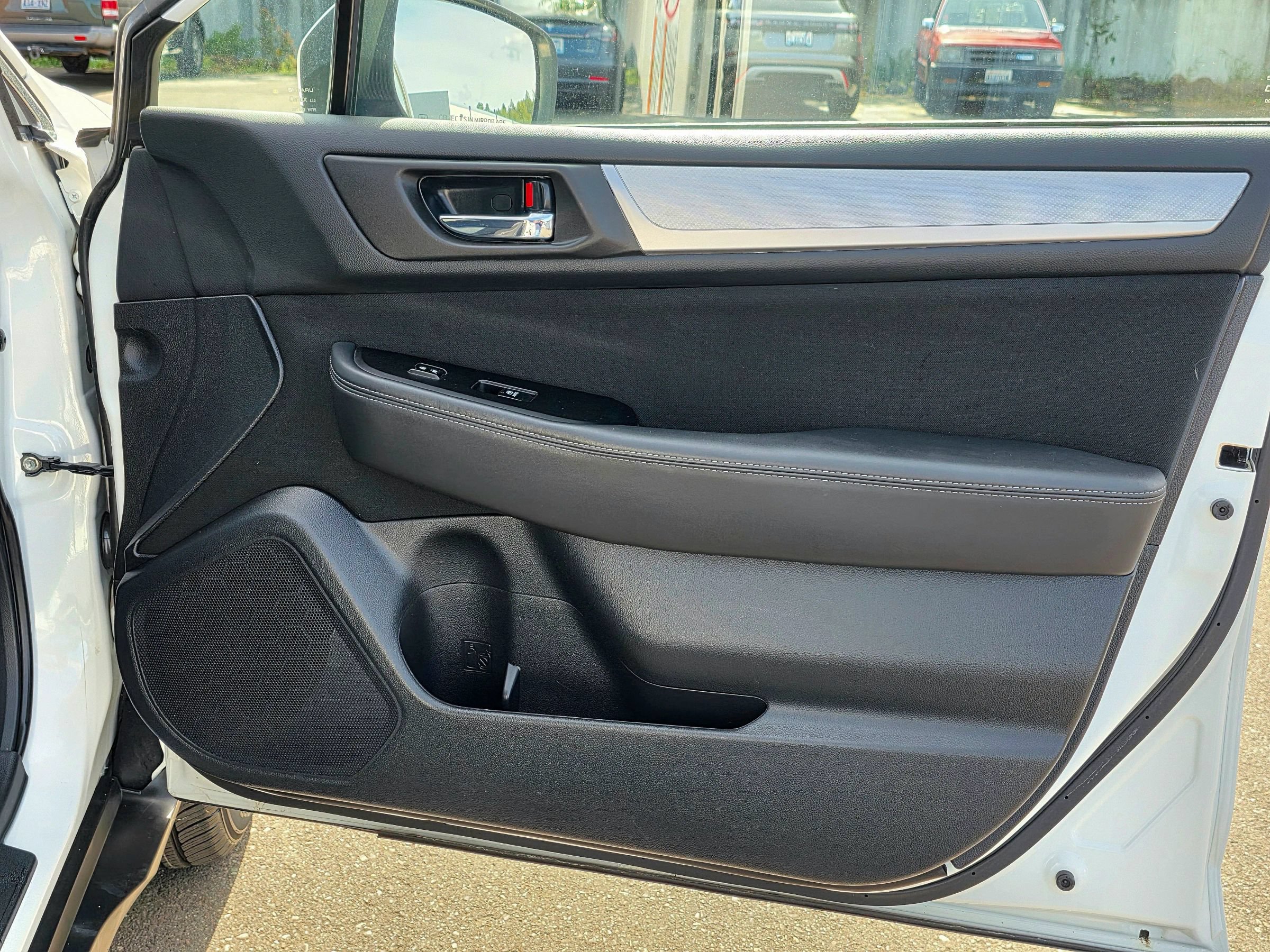 Used 2018 Subaru Outback 2.5i Premium AWD/4WD image 44