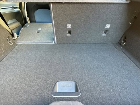 New 2025 Volvo EX30 Plus w/ Protection Package Premier image 15