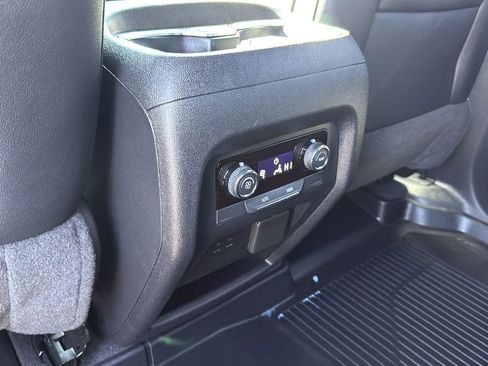 Used 2025 Chevrolet Traverse Z71 w/ Driver Confidence Package image 28