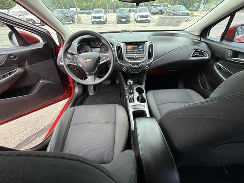 Used 2017 Chevrolet Cruze LT w/ Convenience Package FWD image 19