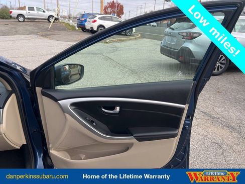 Used 2015 Hyundai Elantra GT w/ Option Group 02 image 38