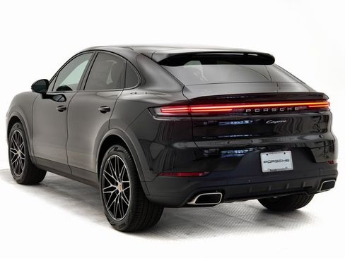 New 2025 Porsche Cayenne Coupe image 3