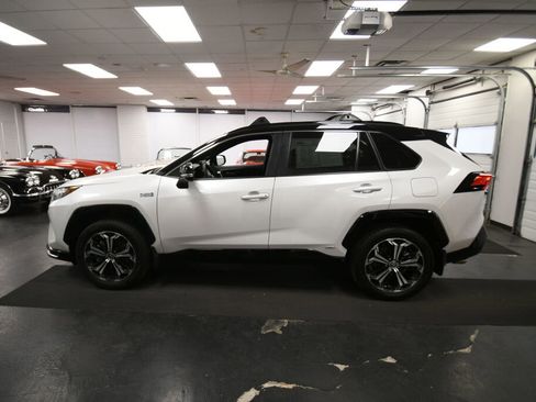 Used 2023 Toyota RAV4 XSE w/ Weather Package AWD/4WD image 4