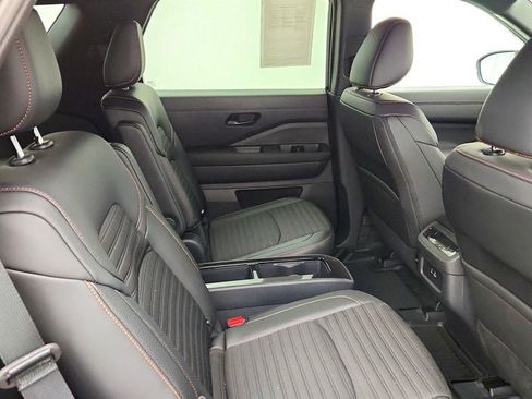 Used 2025 Nissan Pathfinder Rock Creek AWD/4WD image 22