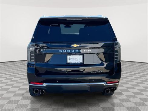 Used 2025 Chevrolet Suburban Premier image 5