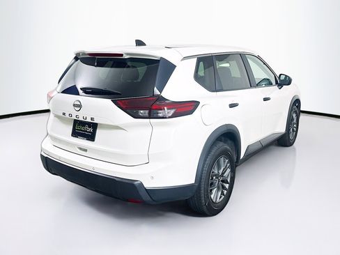 Used 2024 Nissan Rogue S FWD image 9