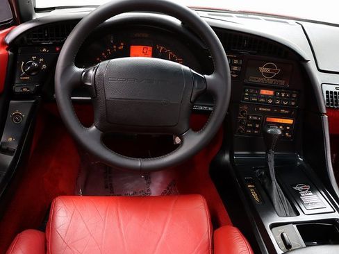 Used 1992 Chevrolet Corvette Coupe image 13