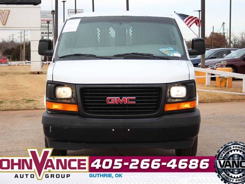 Used 2017 GMC Savana 2500 image 2