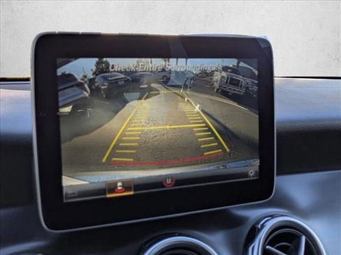 Used 2018 Mercedes-Benz GLA 250 image 13