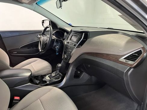 Used 2018 Hyundai Santa Fe Sport FWD image 11
