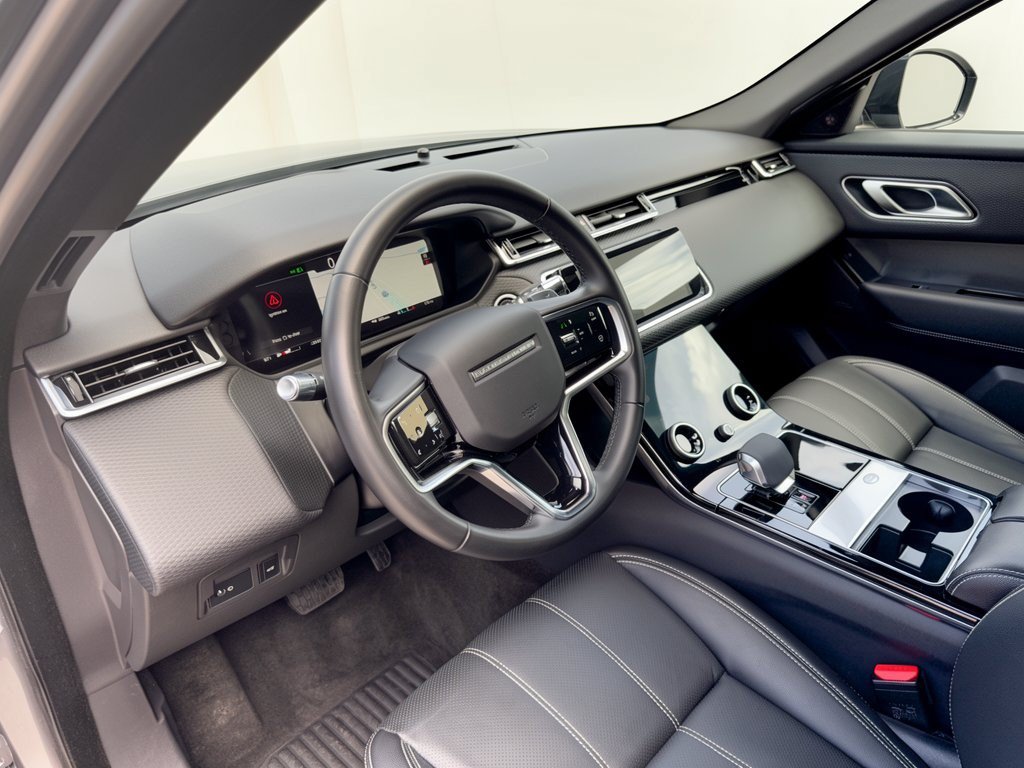 Used 2021 Land Rover Range Rover Velar S AWD/4WD image 4