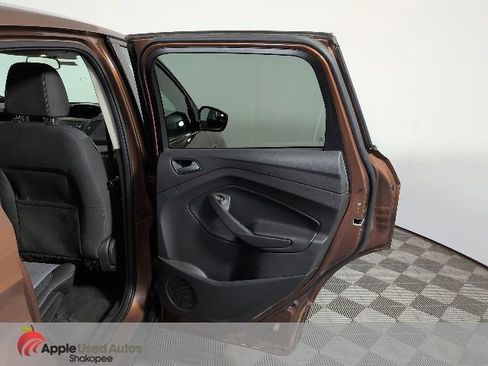 Used 2017 Ford Escape SE AWD/4WD image 36