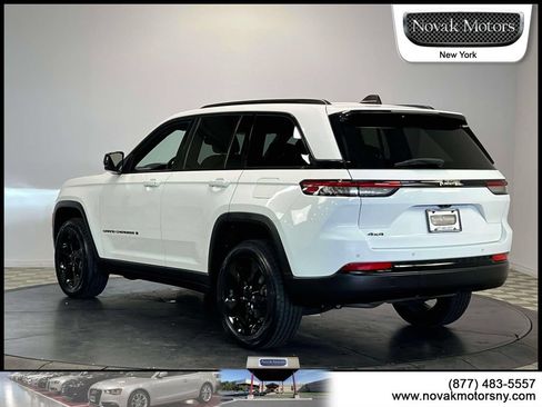 Used 2023 Jeep Grand Cherokee Altitude AWD/4WD image 6
