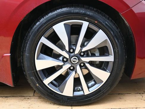 Used 2020 Nissan Sentra SV w/ SV Premium Package image 14