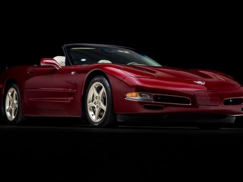 Used 2003 Chevrolet Corvette 50th Anniversary Edition w/ Preferred Equipment Group1 image 13