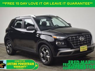 Used 2025 Hyundai Venue SEL video 1