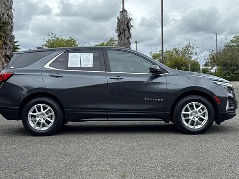 Used 2022 Chevrolet Equinox LT w/ LPO, Floor Liner Package FWD image 2