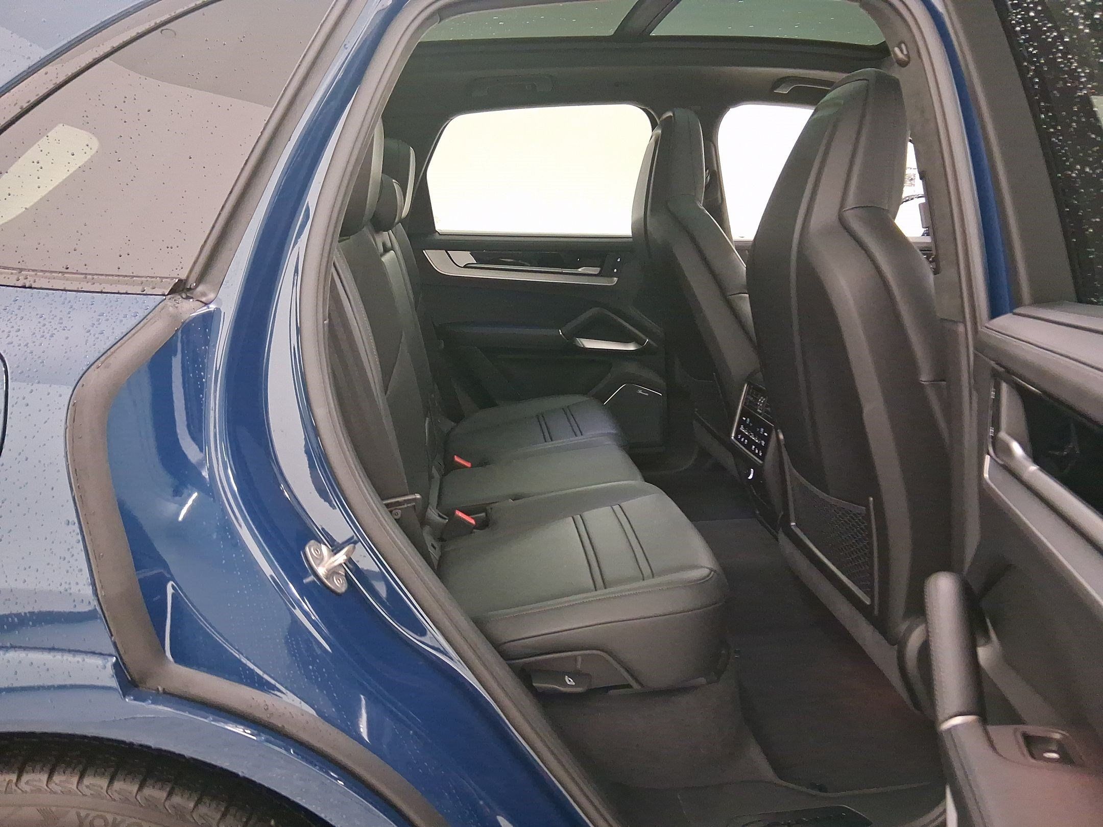 Certified 2025 Porsche Cayenne GTS AWD/4WD image 37