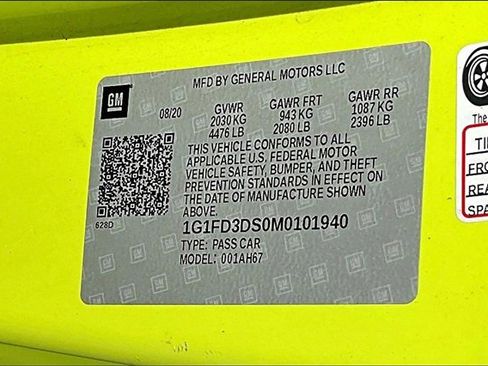 Used 2021 Chevrolet Camaro LT w/ RS Package image 17