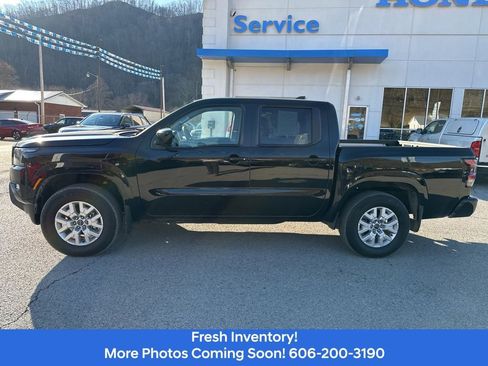 Used 2024 Nissan Frontier SV w/ SV Convenience Package image 2