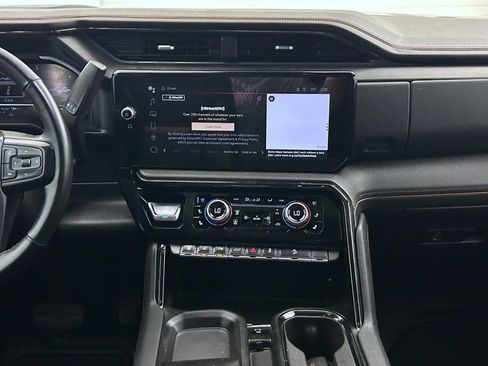 Used 2024 GMC Sierra 2500 AT4 w/ AT4 Premium Plus Package AWD/4WD image 13