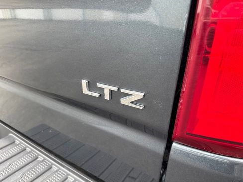 Used 2020 Chevrolet Silverado 1500 LTZ w/ LTZ Premium Package AWD/4WD image 10