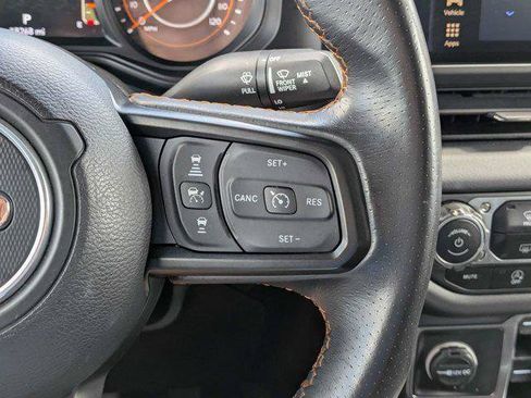 Certified 2024 Jeep Gladiator Mojave AWD/4WD image 26