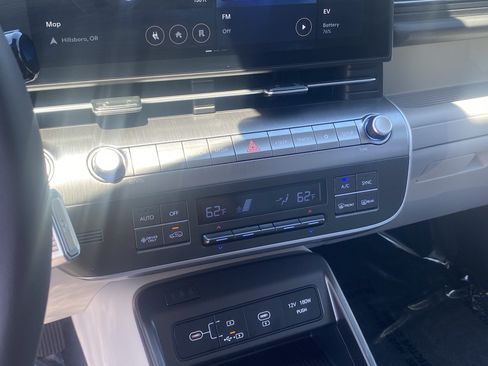 Certified 2025 Hyundai Kona SEL FWD image 24
