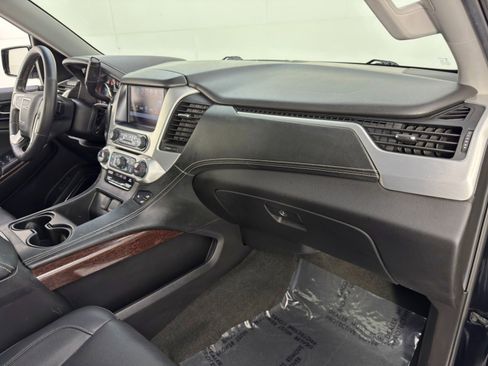 Used 2017 GMC Yukon XL SLT w/ Premium Edition image 14