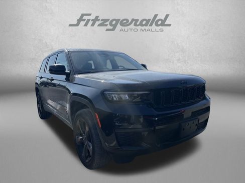 Used 2023 Jeep Grand Cherokee L Laredo image 1