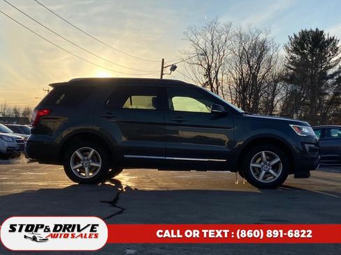 Used 2016 Ford Explorer XLT w/ Class II Trailer Tow Package image 6