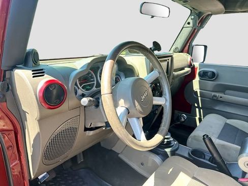 Used 2010 Jeep Wrangler Unlimited Sahara AWD/4WD image 10
