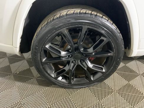 Used 2015 Jeep Grand Cherokee Overland image 12